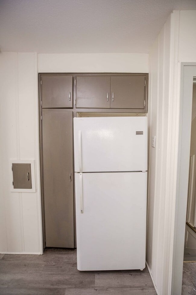 Building Photo - Very Spacious Four Bedroom Home For Rent!