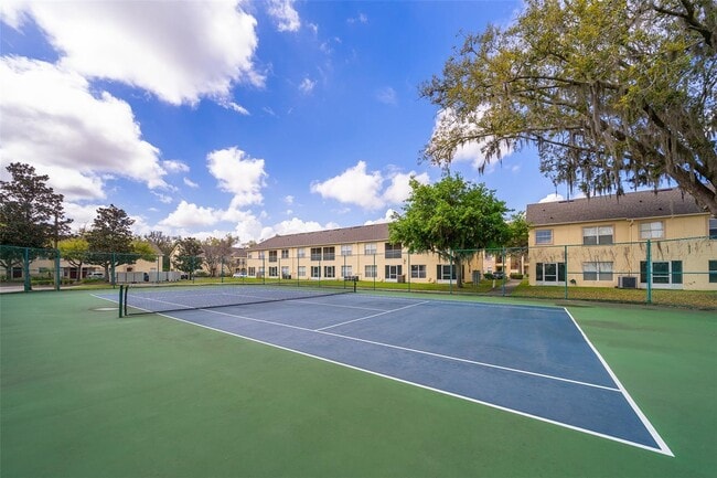 Building Photo - 2740 Club Cortile Cir