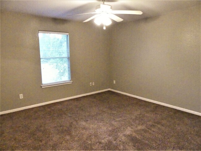 Building Photo - 3307 Siebinthaler Ln