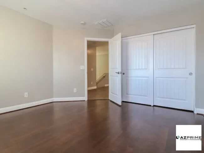 Building Photo - 2966 N Acacia Way