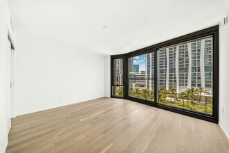 Building Photo - The Park Ward Village #622