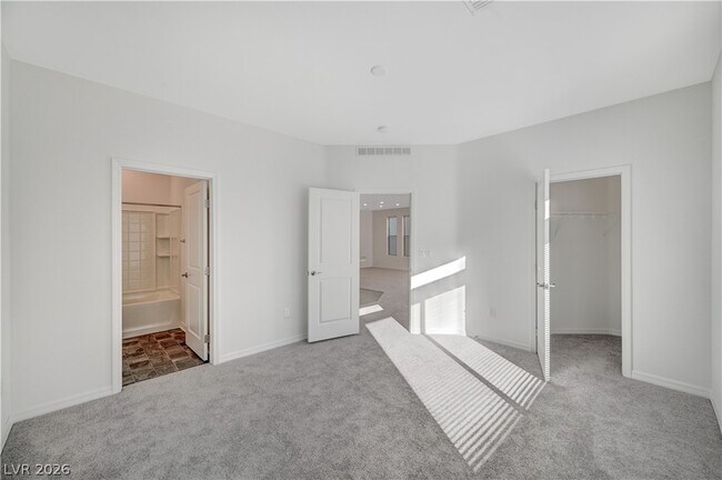 Building Photo - 677 Soaring Wings Ave