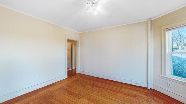 Building Photo - 16 Bentham Rd