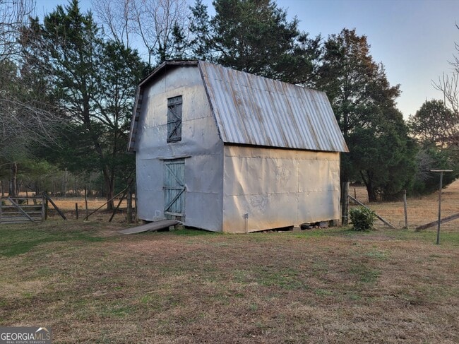 Building Photo - 493 Bee Maxey Rd