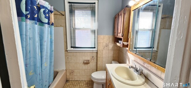 Building Photo - 52 Davis St