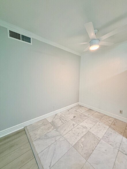 Building Photo - 1595 E Chevy Chase Dr