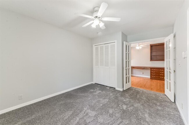 Building Photo - 2030 Cheshire Ln