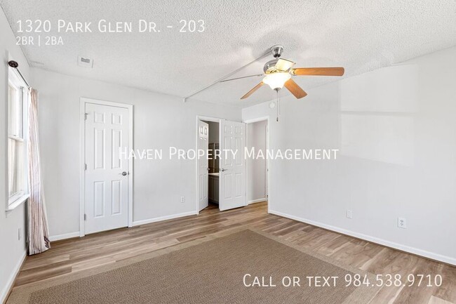 Building Photo - 1320 Park Glen Dr