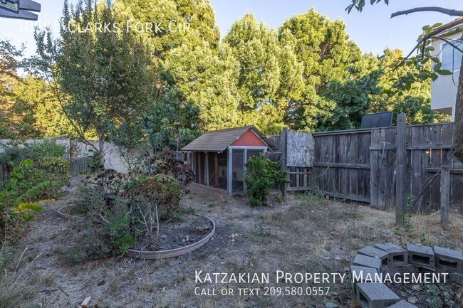 Building Photo - Charming 4-Bedroom Home in Spanos Park Wes...