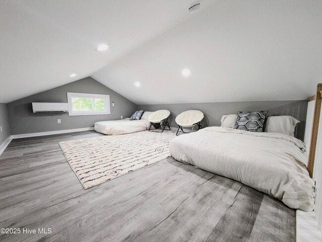 Building Photo - 124 Long Pond Loop
