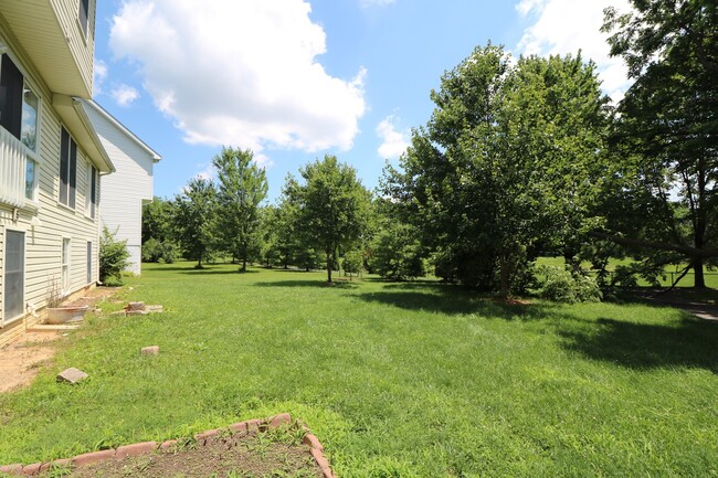 Building Photo - 5 BD + 3.5 Bath Bright & Beautiful Colonia...