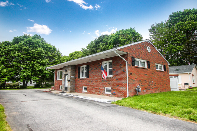 Primary Photo - 1129 Ocean Ave