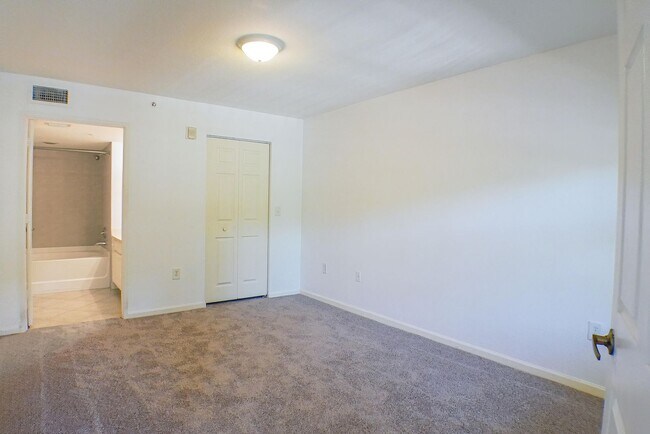 Building Photo - 4113 Residence Drive