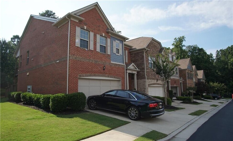 Building Photo - 2503 Norwood Dr SE