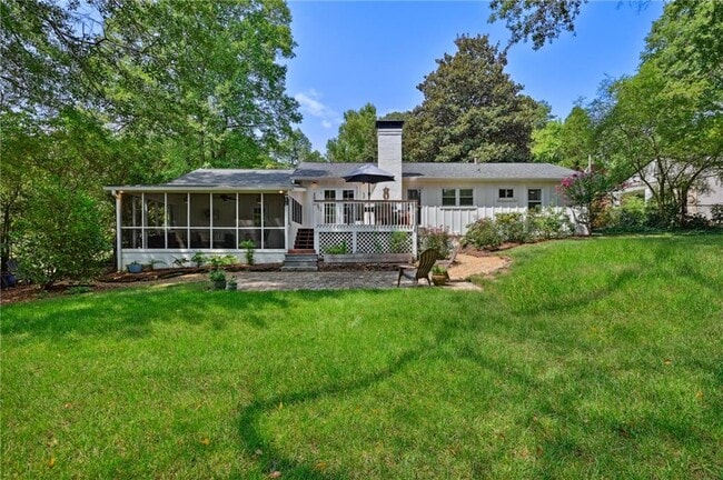 Building Photo - 245 Willow Springs Dr