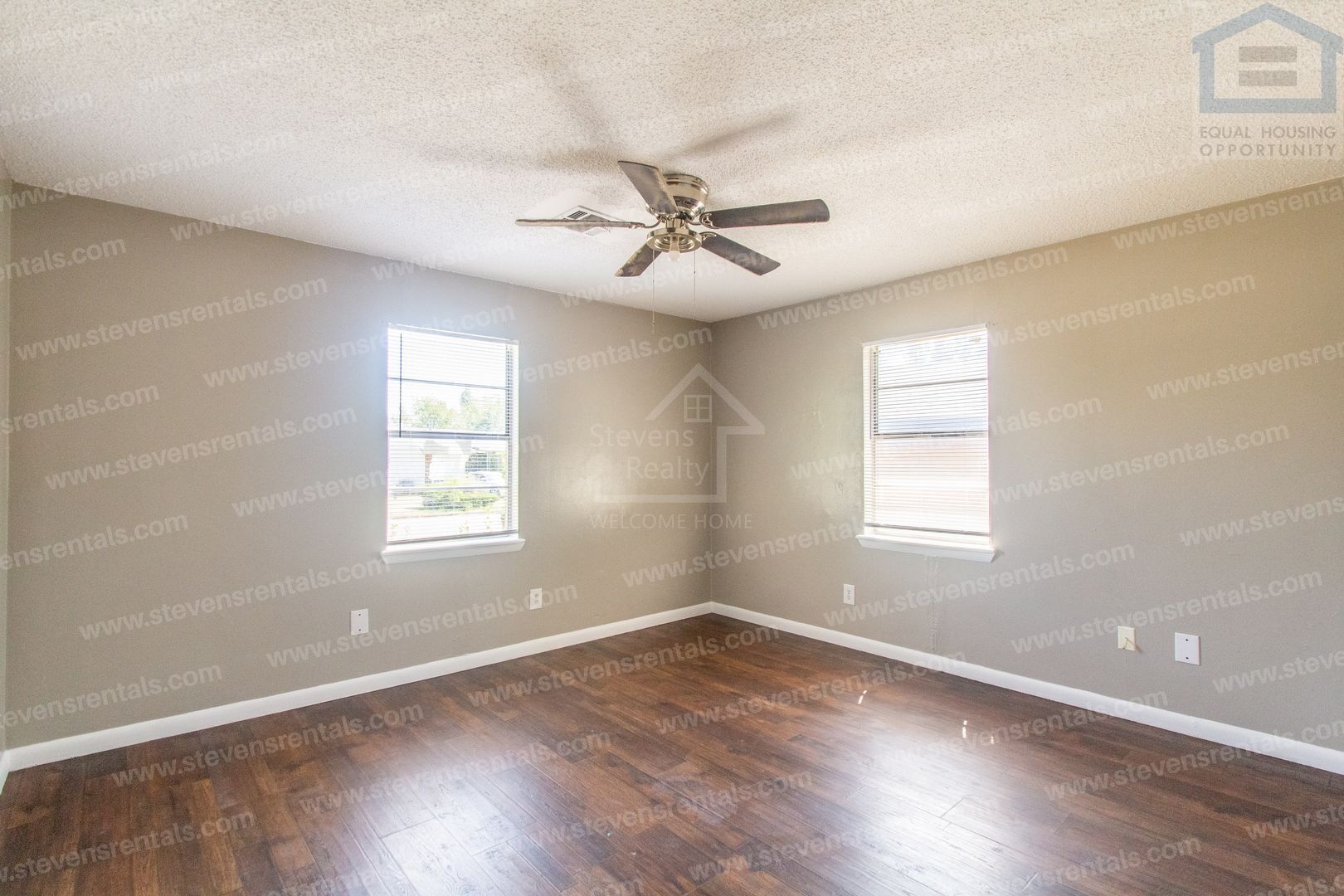 Building Photo - 707 SW 49th St