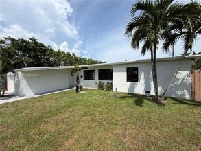 Building Photo - 4361 SW 97th Ct