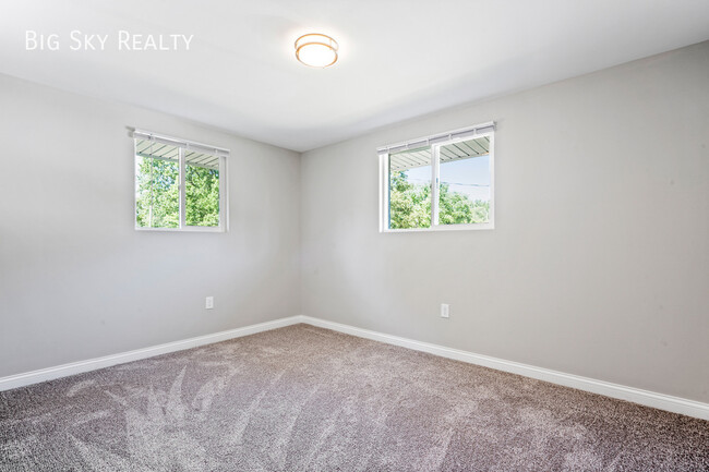 Building Photo - Modern Gahanna Two Bedroom - The Huntley