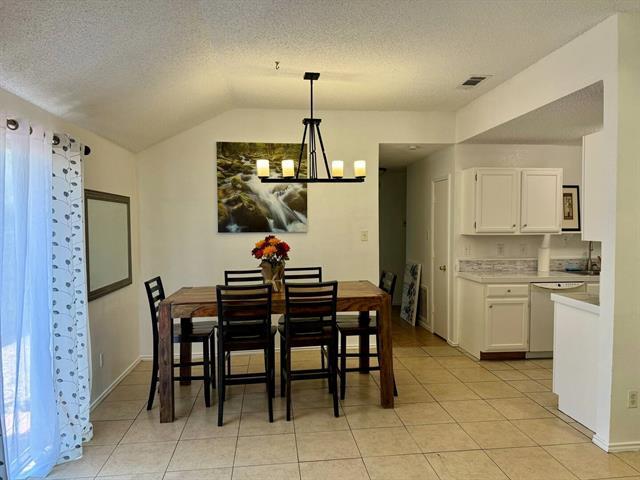 Building Photo - 4813 Thistledown Dr