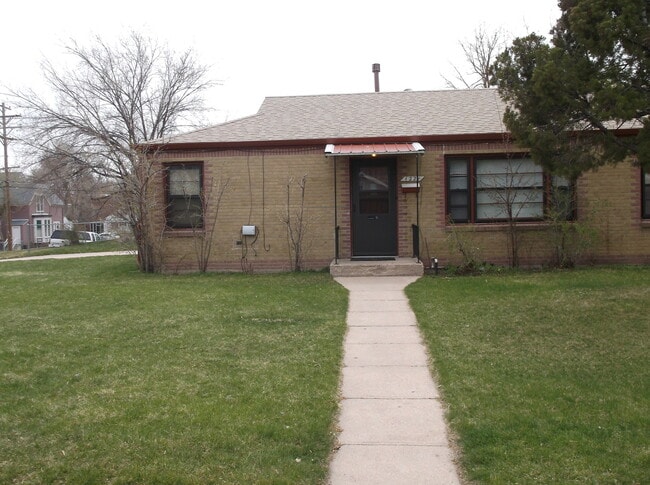 Primary Photo - 2 BEDROOM, 1 BATHROOM, DUPLEX WITH ALL UTI...
