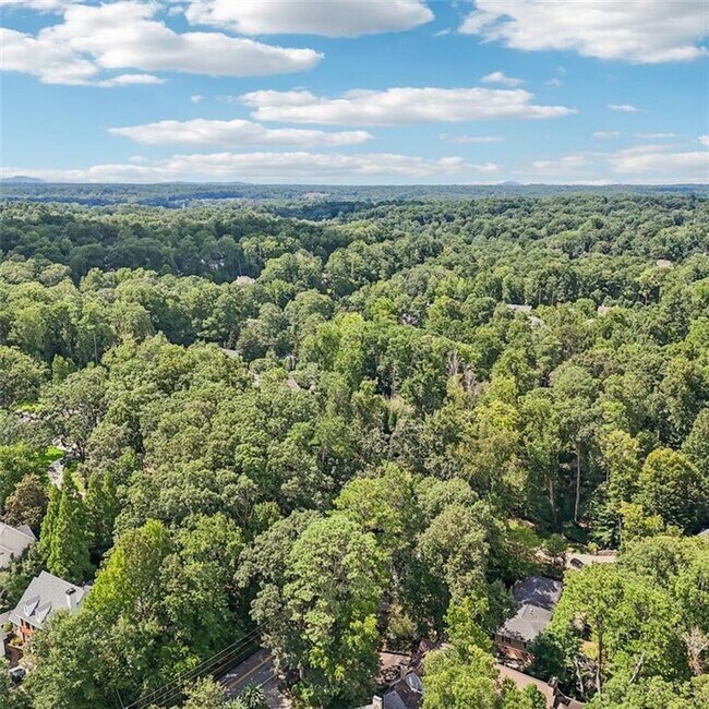 Building Photo - 3859 Peachtree Dunwoody Rd