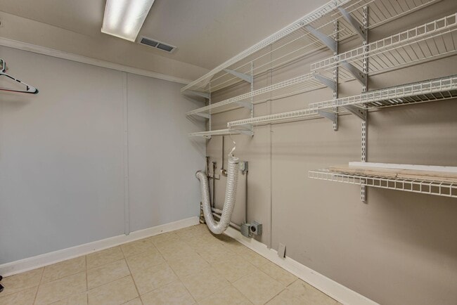 Building Photo - 2018 Tooles Bend Rd