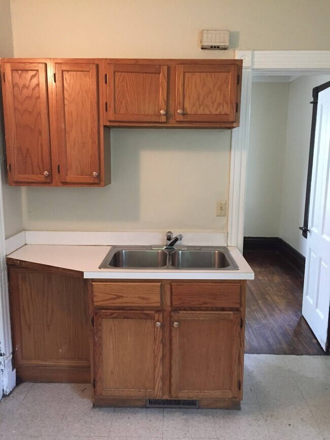 Building Photo - 2 Bed 1 Bath House Aurora's Tanner Histori...