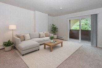 Building Photo - Ladera Villa