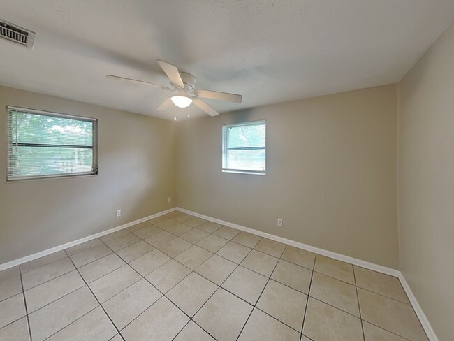 Building Photo - 6150 George Wood Ln W