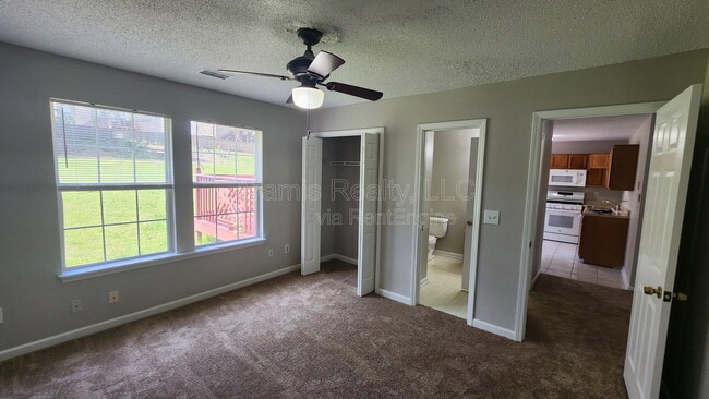 Building Photo - 7336 Bramble Oak Dr