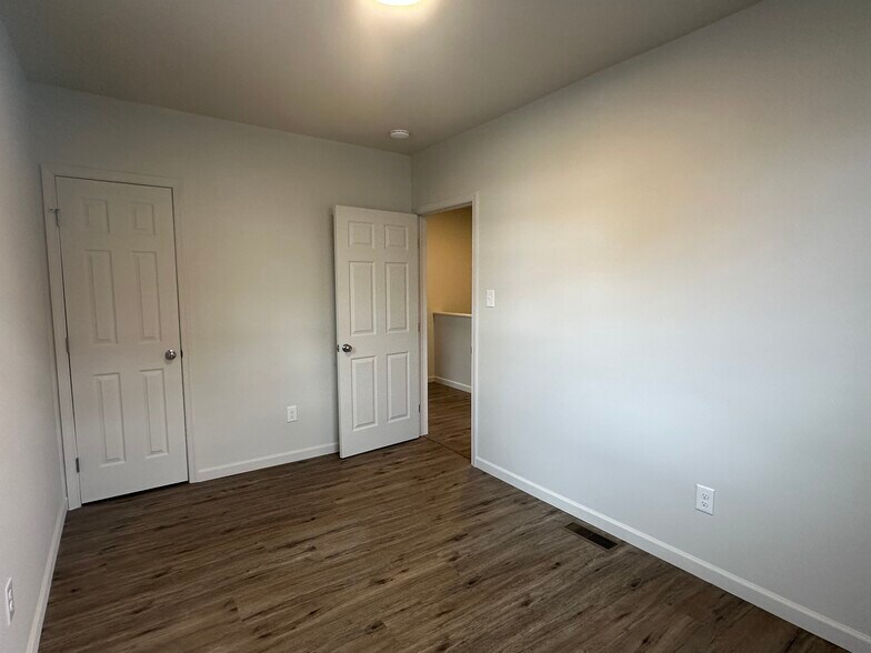 Building Photo - 1326 Morton Ave