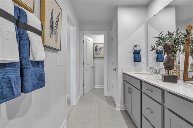 Building Photo - 75 Hickory Ln