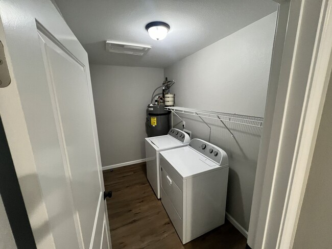 Building Photo - 107 Grant Dr