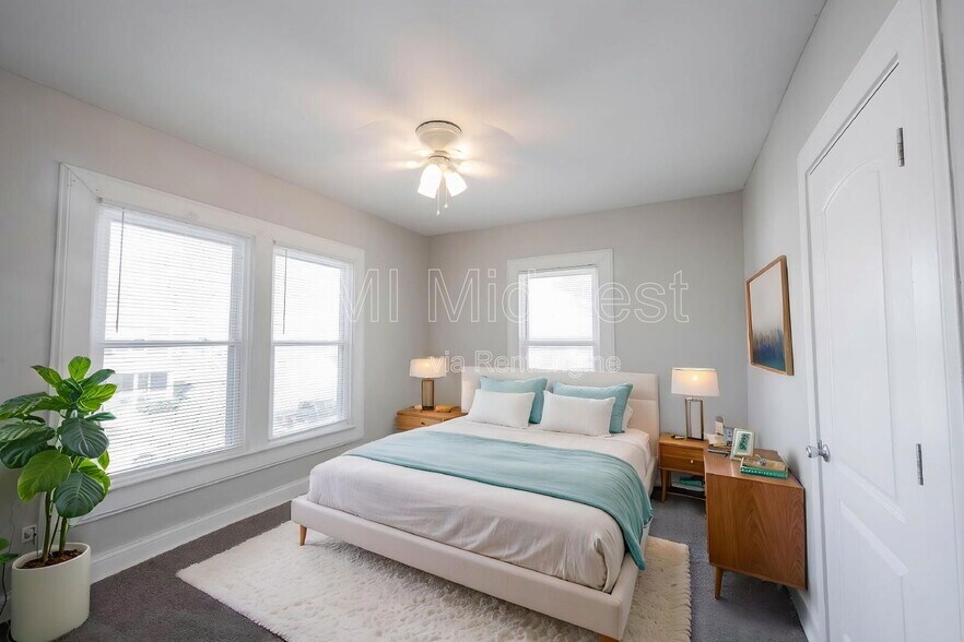 Building Photo - 3117 N Park Ave