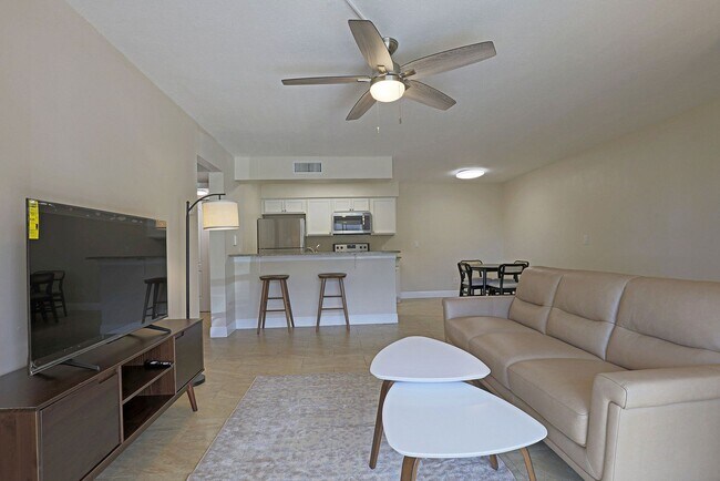 Building Photo - 5327 Summerlin Rd