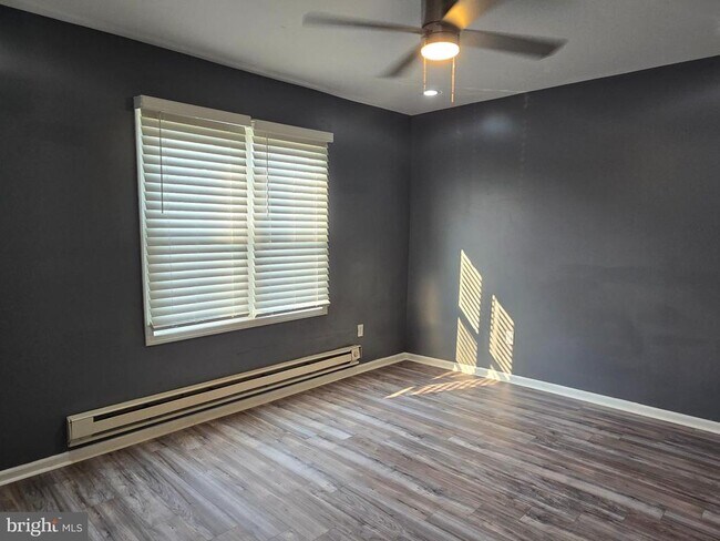Building Photo - 5914 Belmar Ter