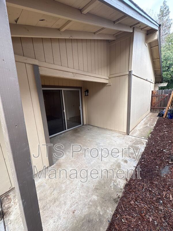 Building Photo - 8130 Sunrise E Way