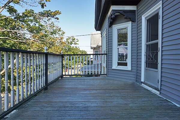 Building Photo - 156 Brown St