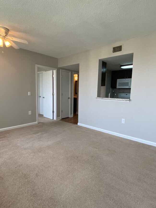 Building Photo - wh610