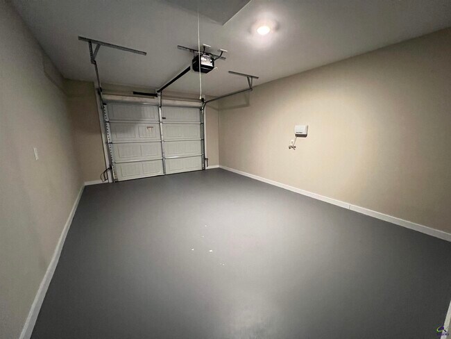 Building Photo - 126 Jaybee Dr