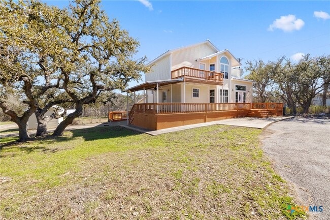 Building Photo - 322 Oakwood Loop