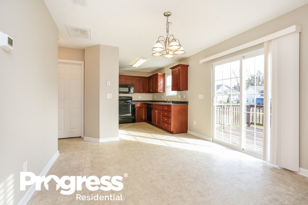 Building Photo - 612 Rock Glen Trace