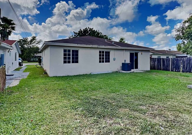 Building Photo - 243 W Martin St