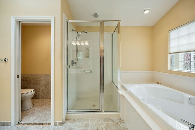 Building Photo - Alder Creek Estates Home available**Gated ...