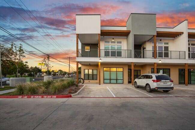 Building Photo - 4901 Springdale Rd