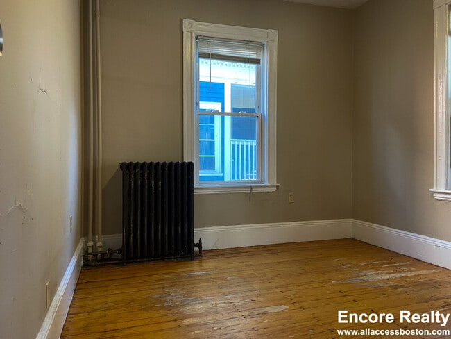 Building Photo - 8-8 Sunset St