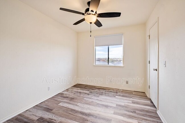 Building Photo - 104 Pond Way