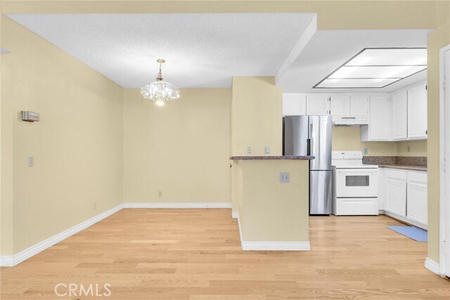 Building Photo - 771 Racquet Club Dr