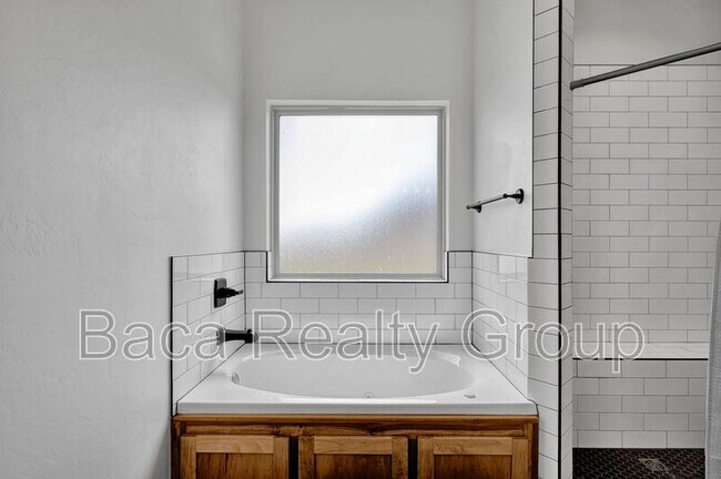 Building Photo - 24956 Norte Rd