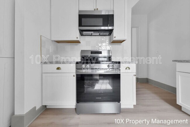 Building Photo - 207 N 22nd St
